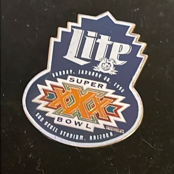 Vintage 1996 Super Bowl XXX Miller Light lapel/hat/tie pin in mint condition - Picture 4 of 13